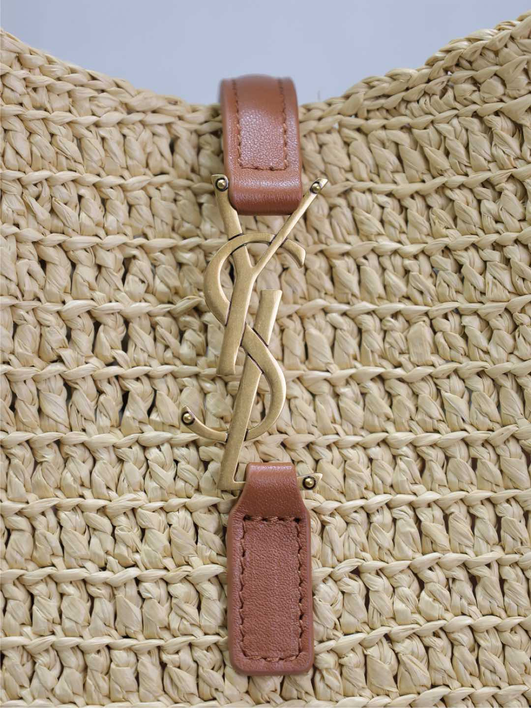 YSL LE 5 À 7 Supple Small in Raffia and leather 22 X 22 X 7-9 CM