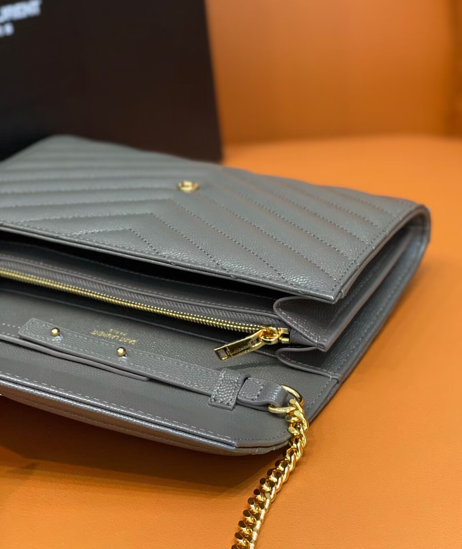 SAINT LAURENT Cassandre Matelassé Leather Shoulder Bag 4×14×22CM