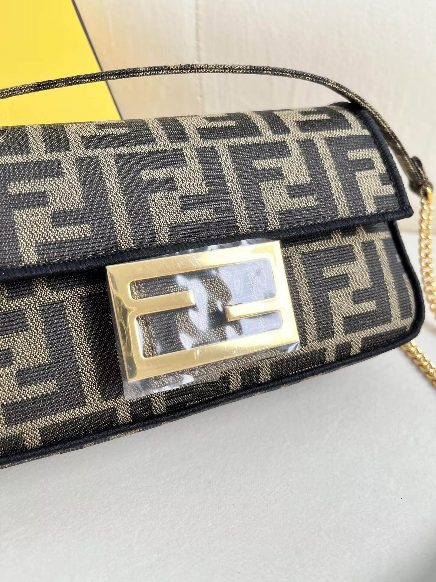 Fendi Baguette Mini 19x4x11.5cm