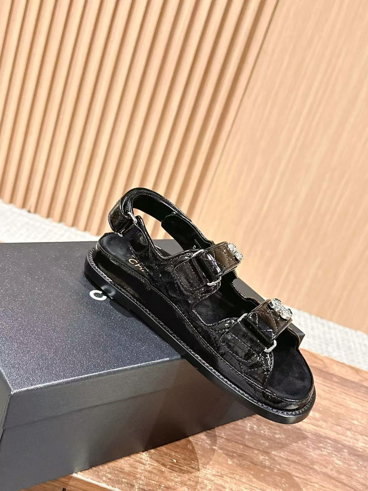 UA Chanel Slides