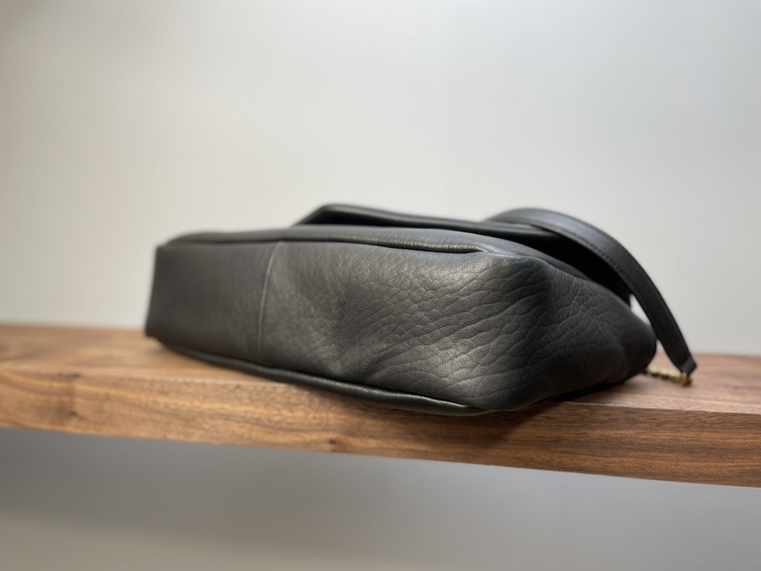 YSL Calypso large in grained 36x20x10cm