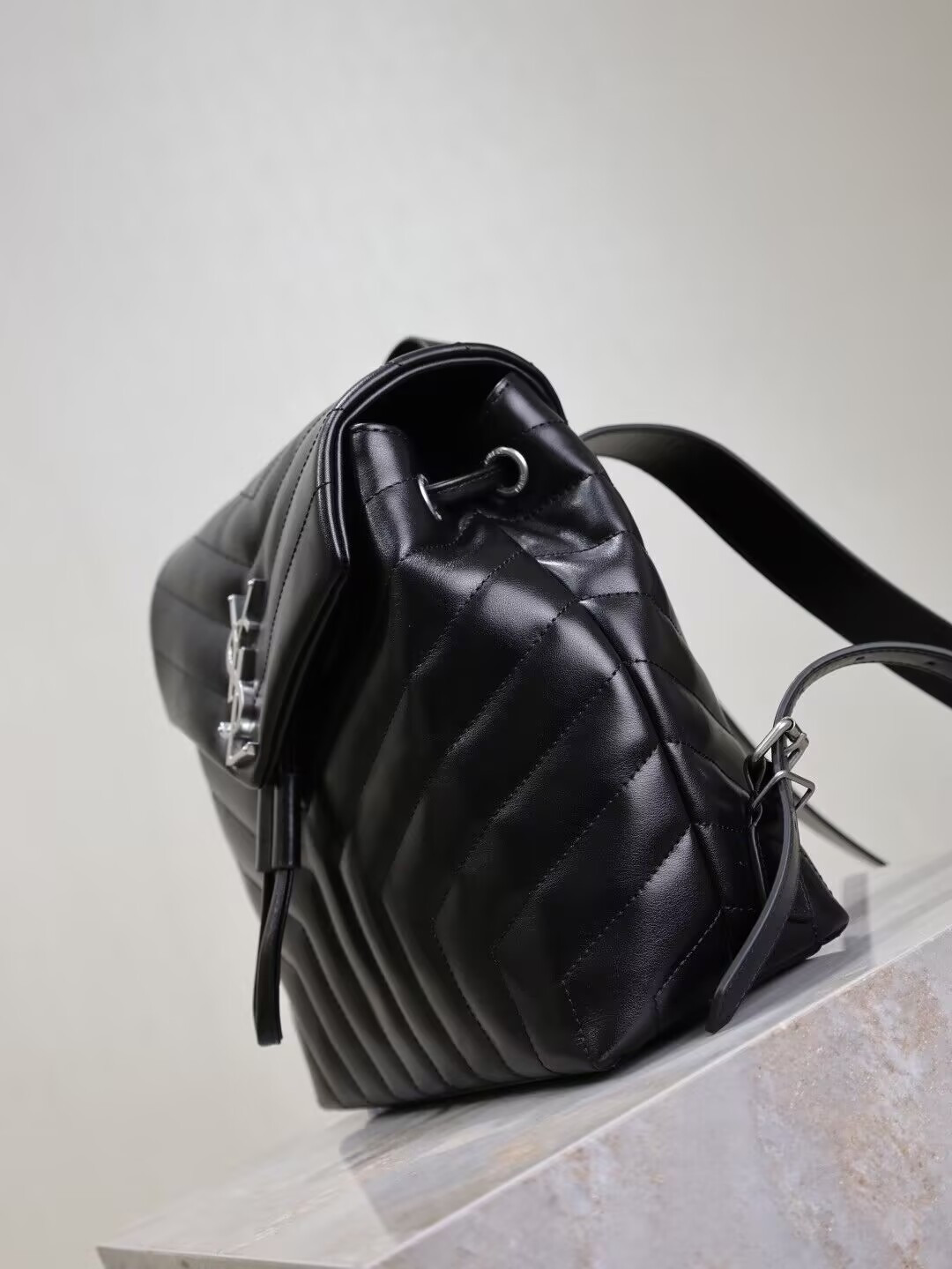 YSL LOULOU BACKPACK BLACK 26x22x11cm