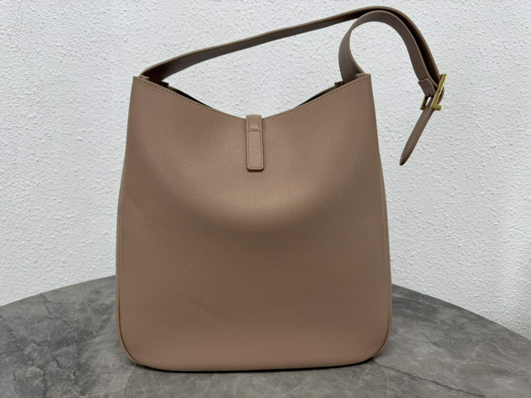 YSL LE 5 À 7 30 X 31 X 13 CM