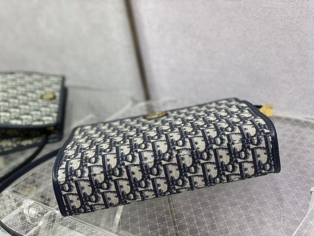 Dior 30 Montaigne Dea Pouch Blue Dior Oblique Jacquard 26x19.5x7cm