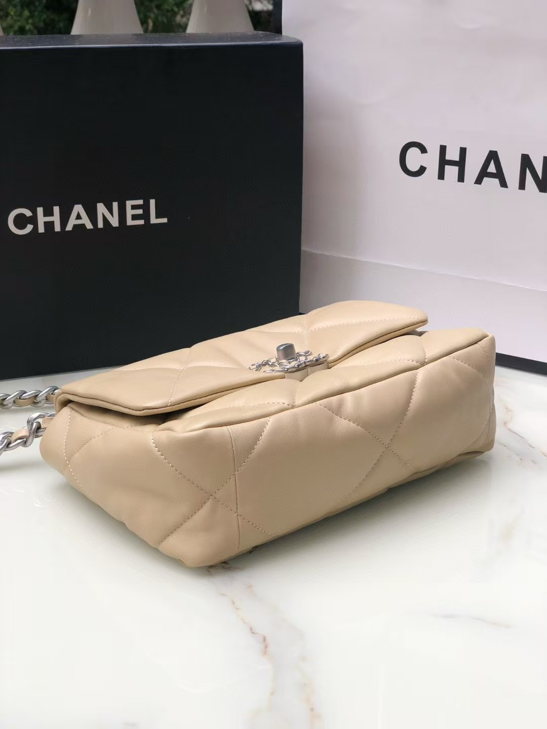 CHANEL 19 HANDBAG Shiny Leather, Gold-Tone, Silver-Tone & Ruthenium-Finish Metal Beige 26x16x9cm