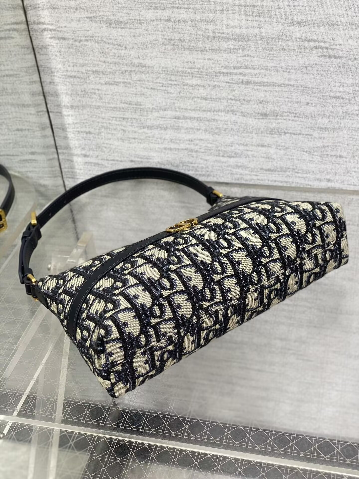 Dior 30 Montaigne Cigale Bag 18x6.5x11cm