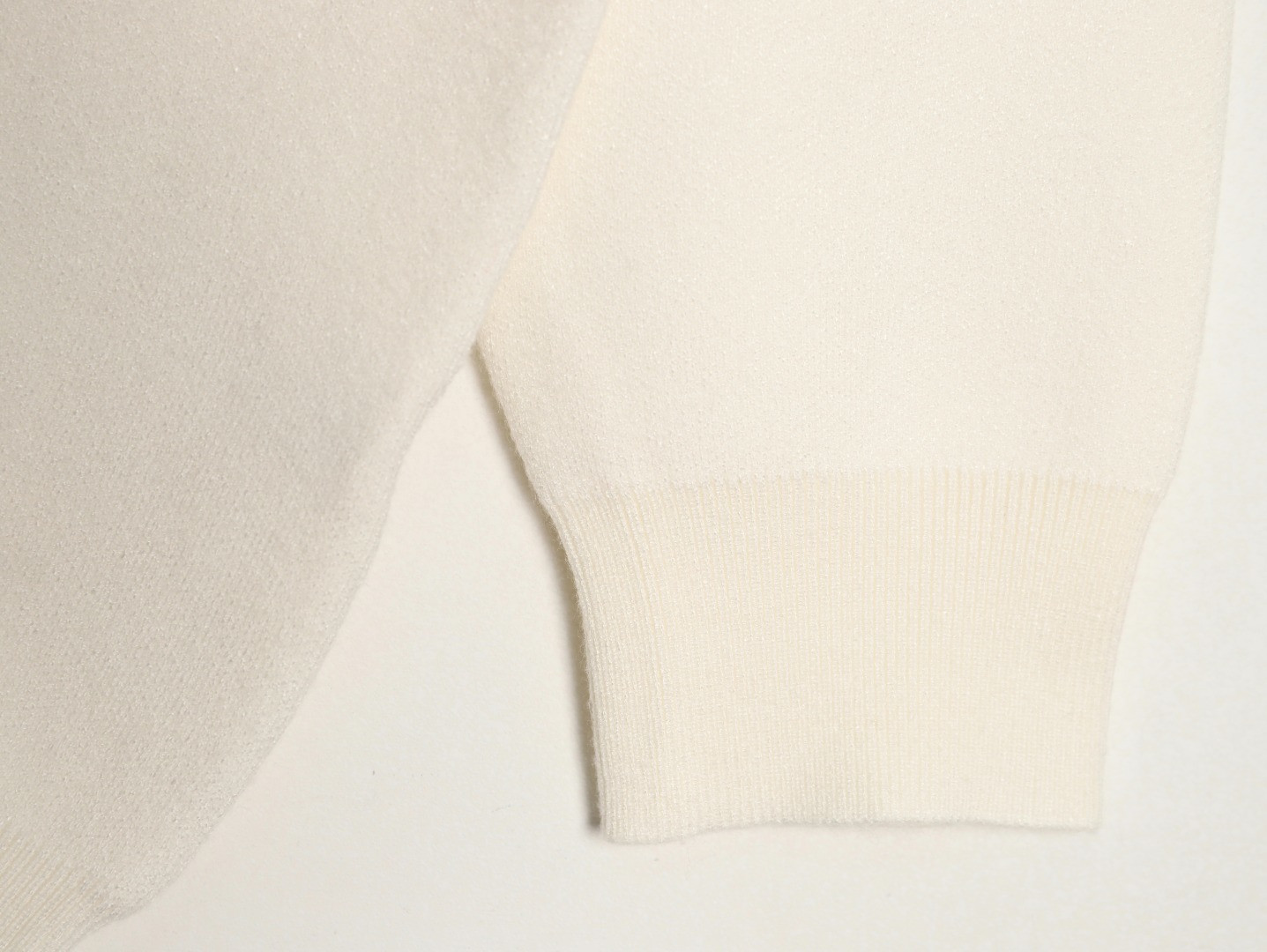 LOEWE 23ss Anagram Knitting Sweaters