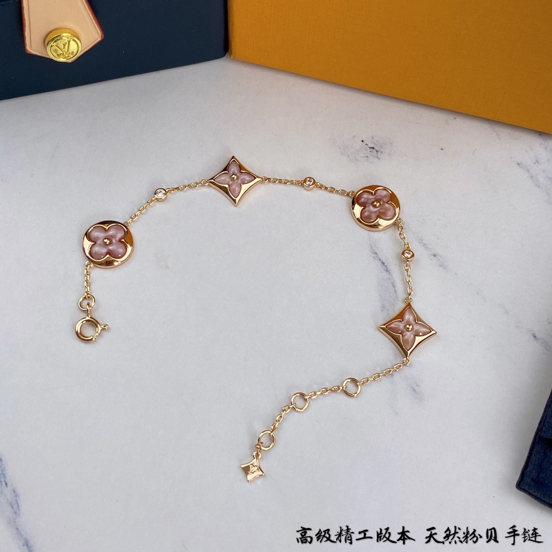 Louis Vuitton Four-Flower Natural Pink Shell Bracelet