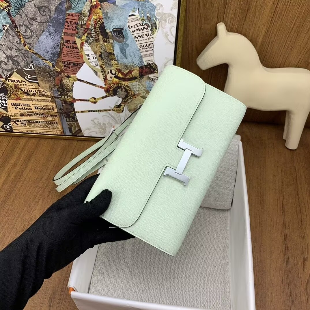 Hermes Constance To Go wallet In Vert Peppermint 20.5x2x13cm