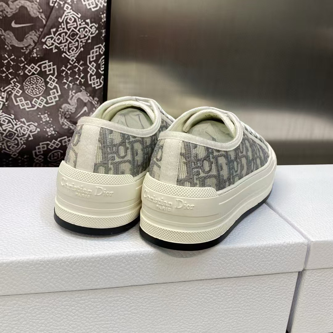 UA Dior Sneaker