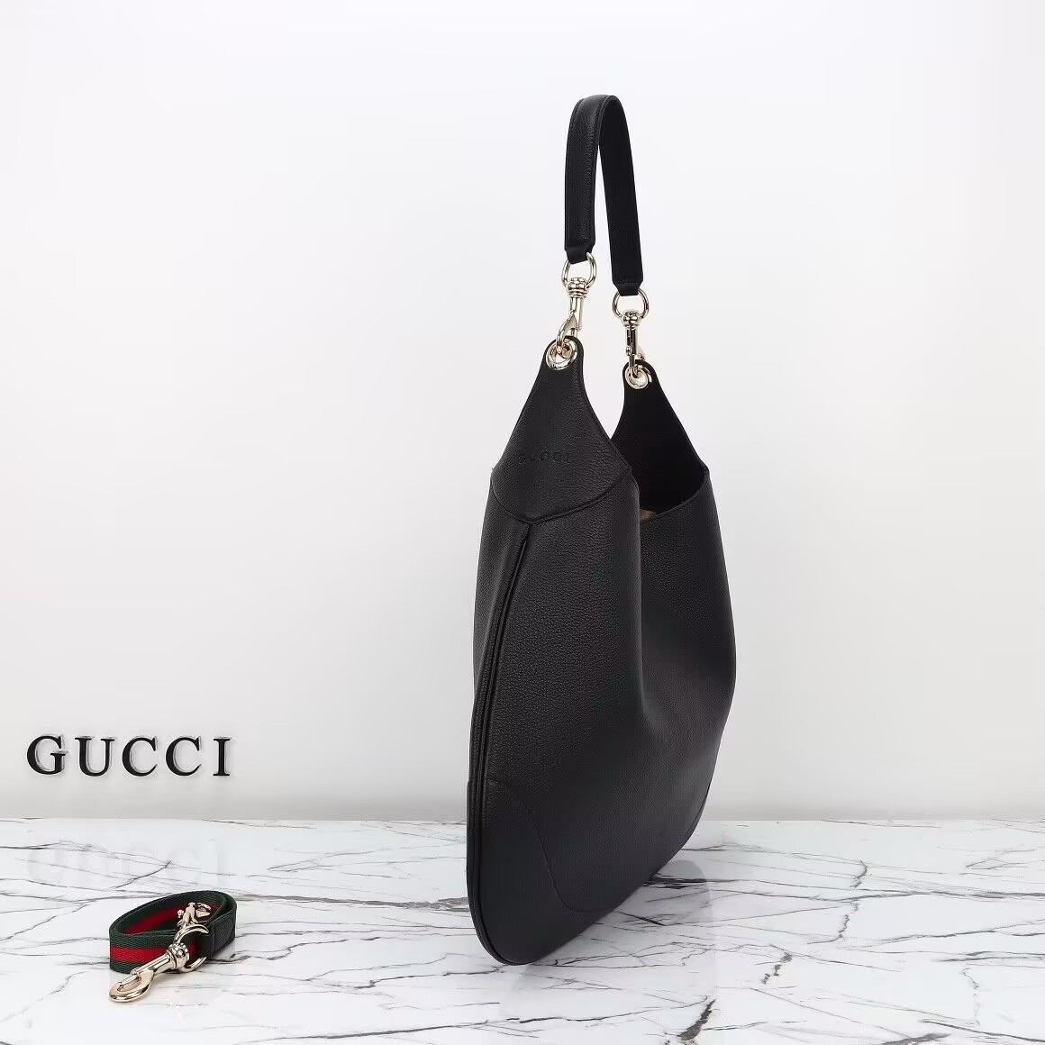 Gucci B medium shoulder bag 49x46x4cm