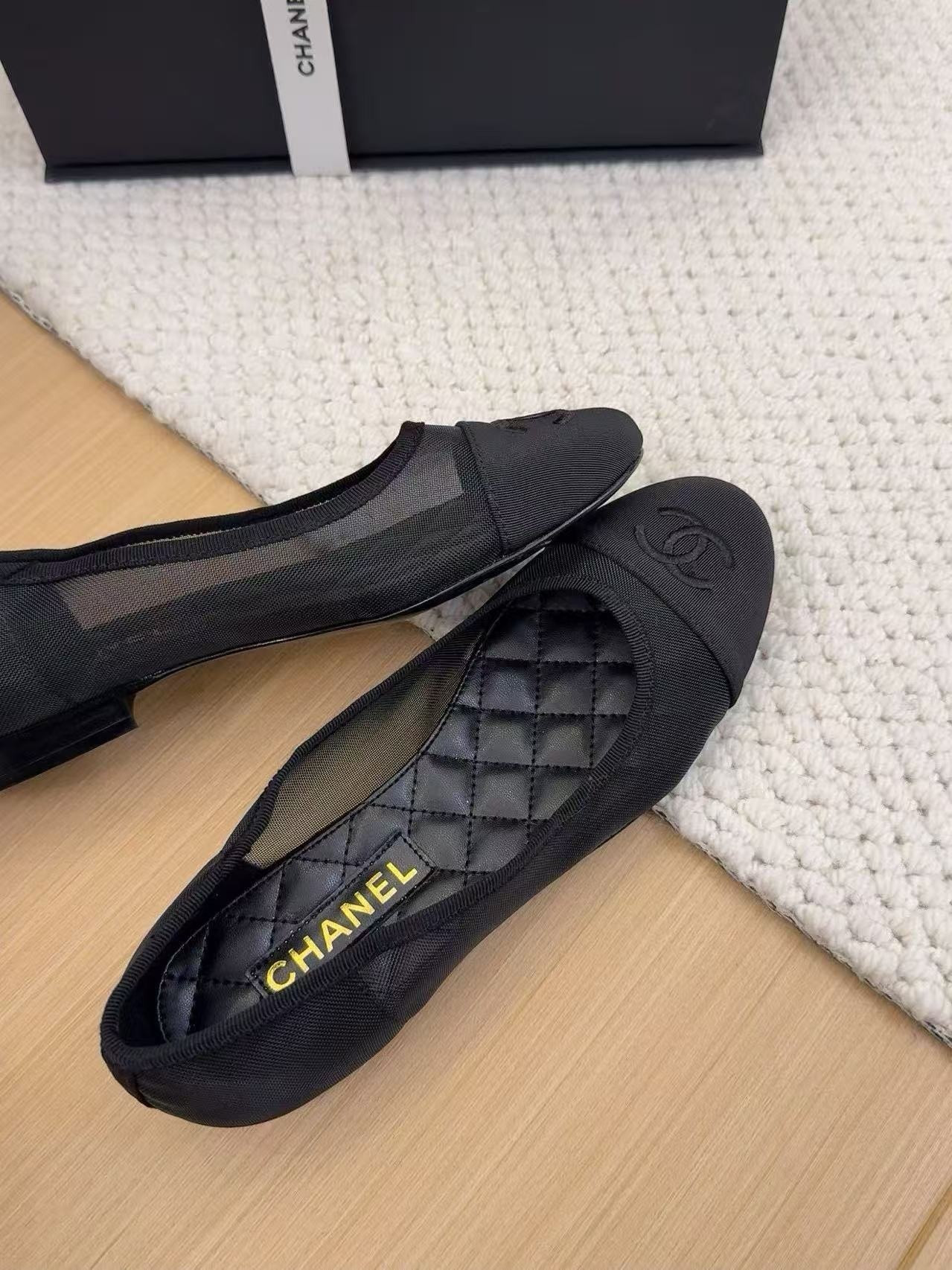 UA Chanel 25P Black Mesh Ballet Ballerina Flats