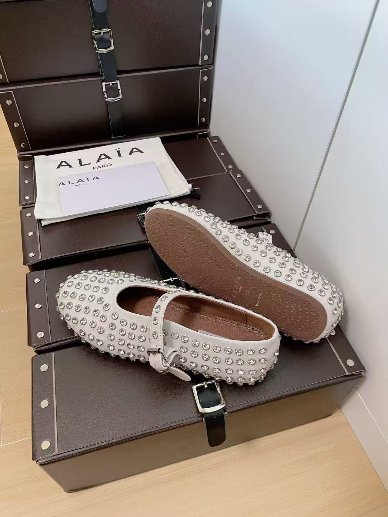 UA ALAÏA STRASS BALLET FLATS