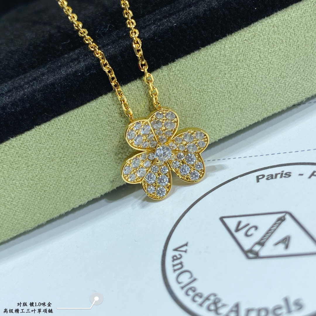 Van Cleef & Arpels Full diamond clover Necklace