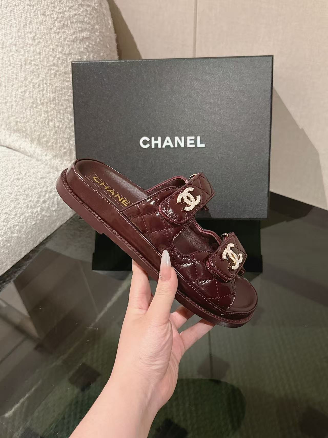 UA CHANEL SLIDES
