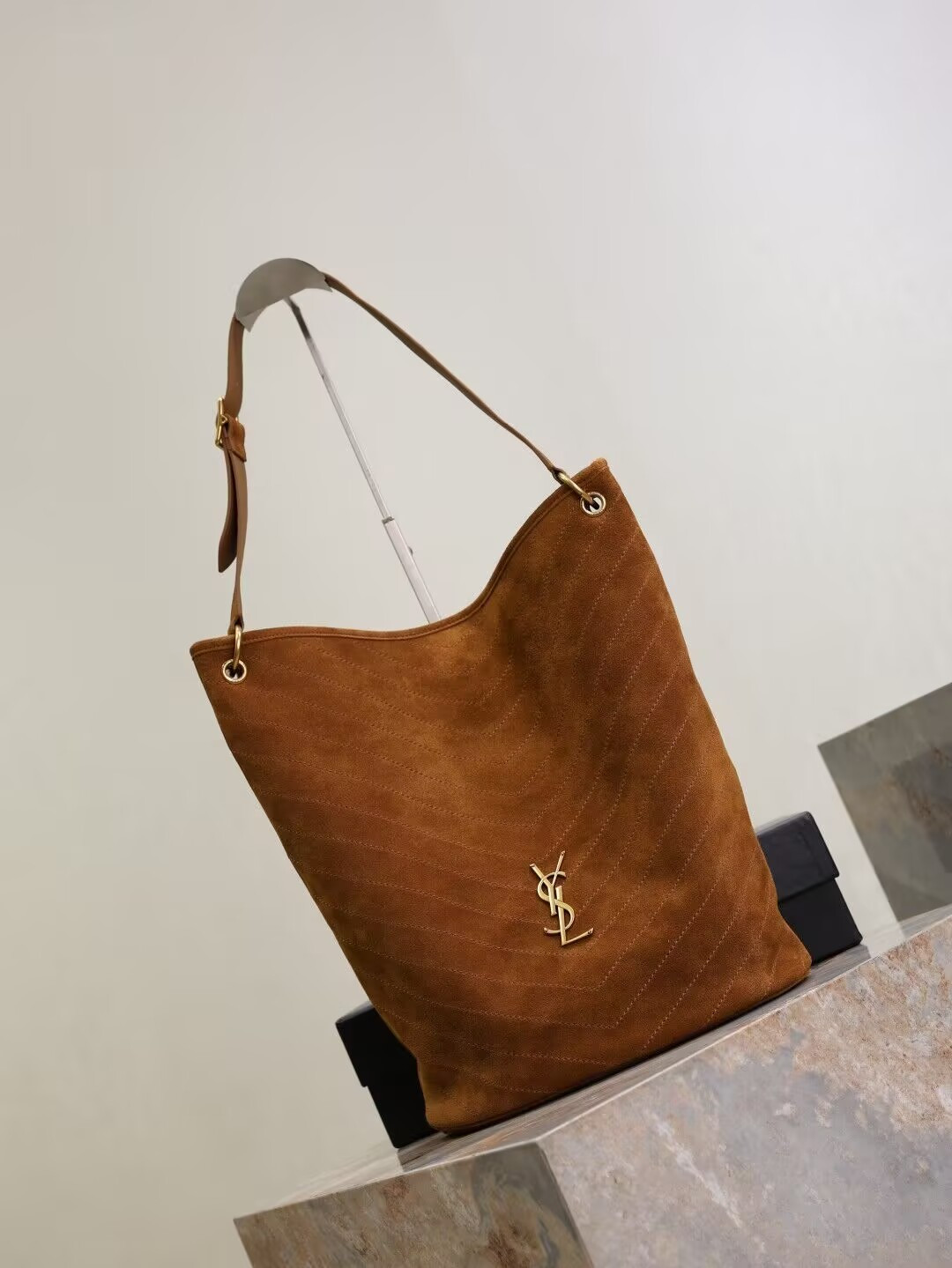 YSL NIKI Supple Bucket In Suede 33x16x40cm