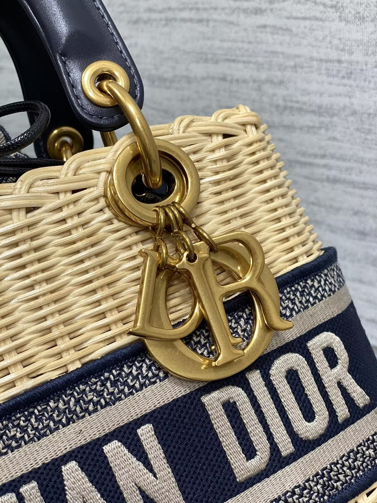 Dior Medium Lady Dior Bag 24x21x12cm