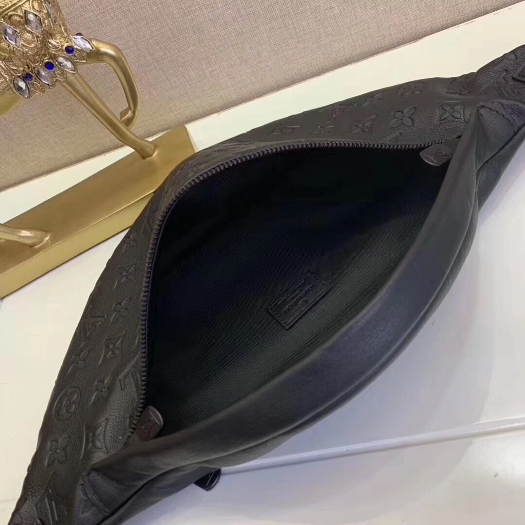 LV MARSUPIO DISCOVERY M44388