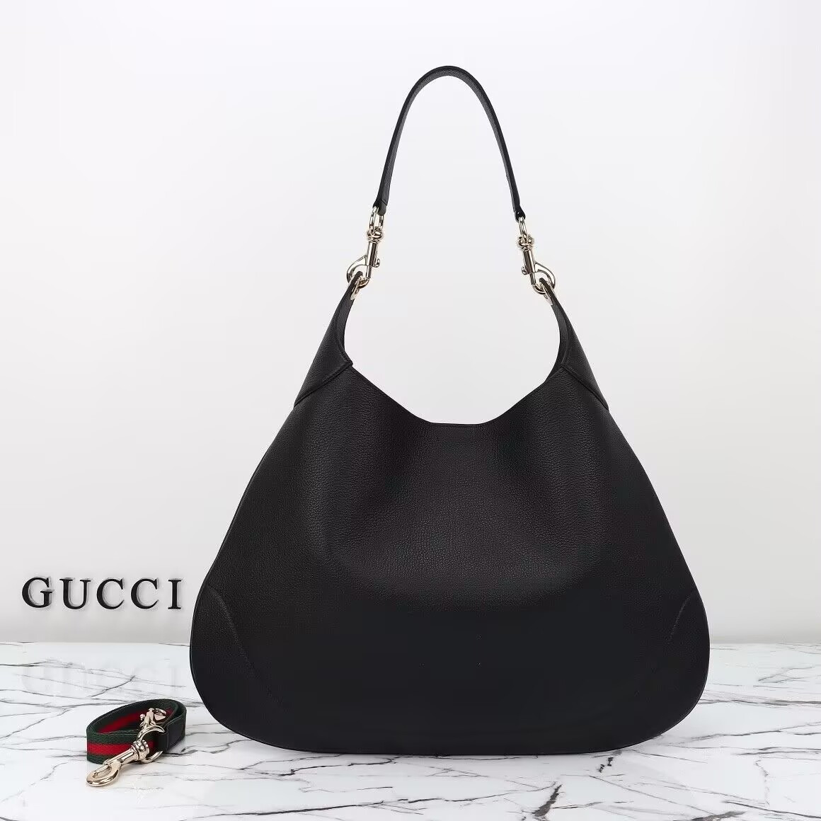 Gucci B medium shoulder bag 49x46x4cm