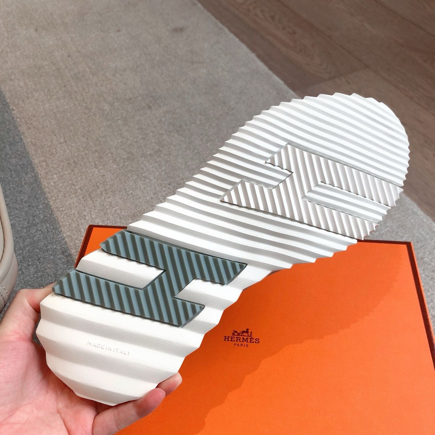 UA Hermès Bouncing Sneaker