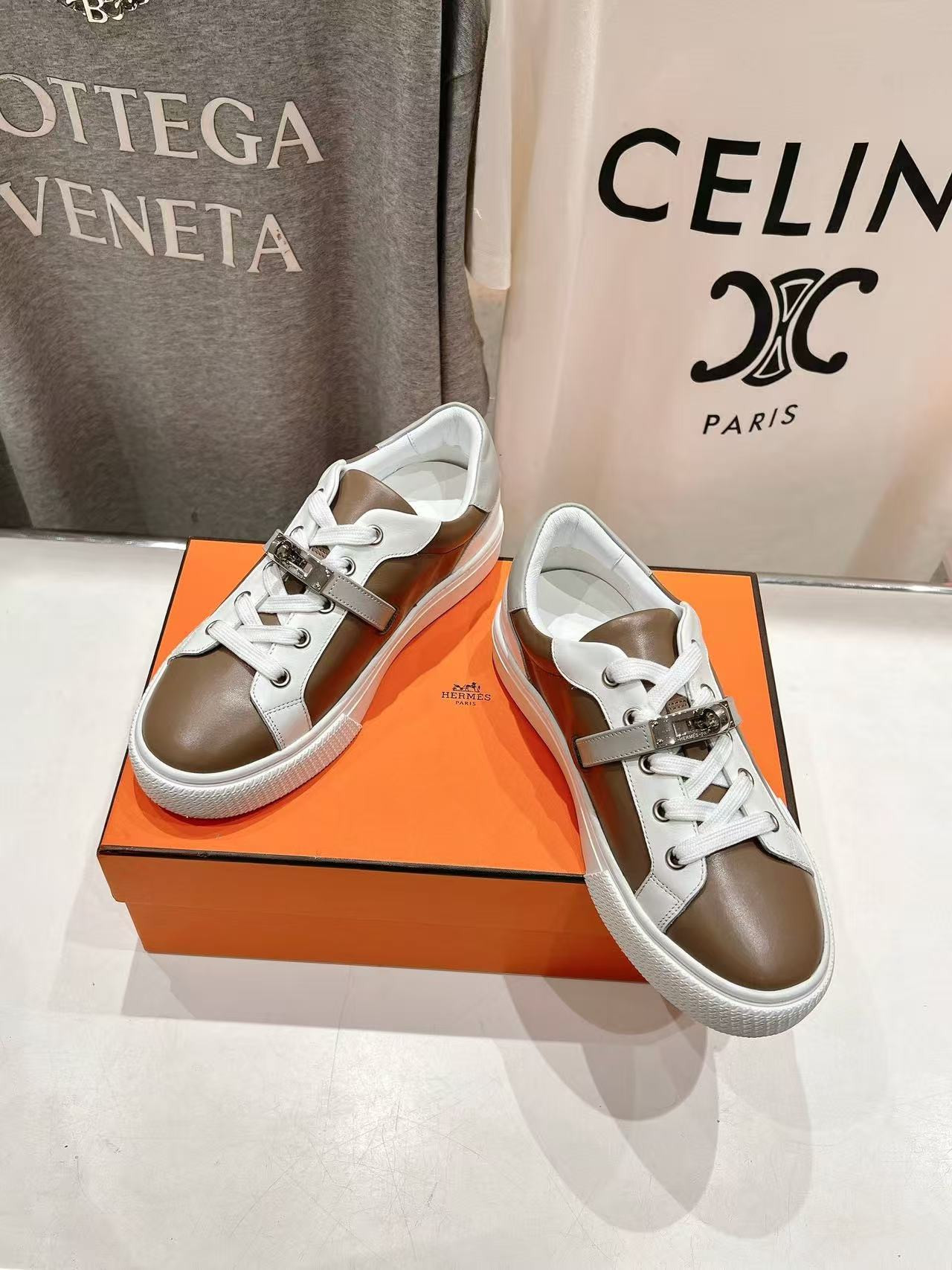 UA Hermes Day  Sneaker