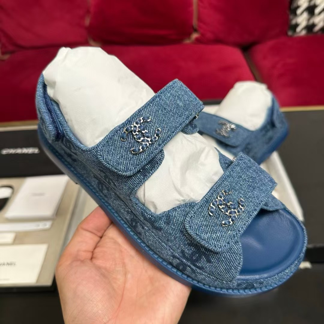 UA Chanel Slides