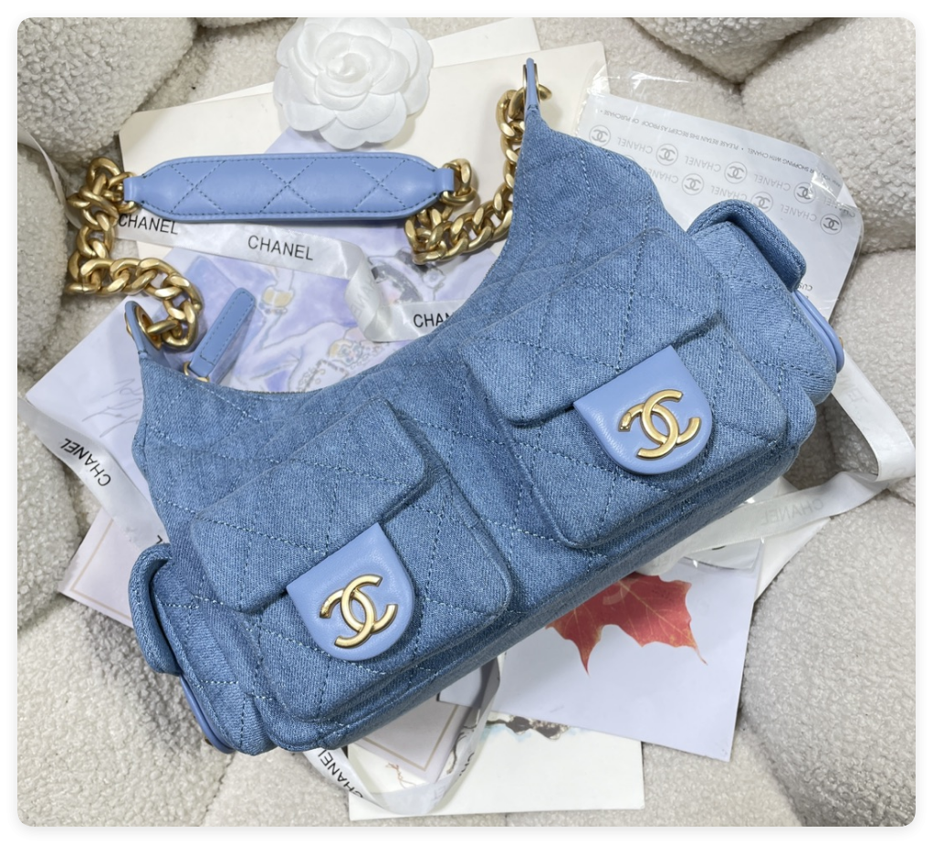 CHANEL CRUISE 2024/25 LARGE HOBO BAG Washed Denim & Gold-Tone Metal Blue 22x 31x 15cm