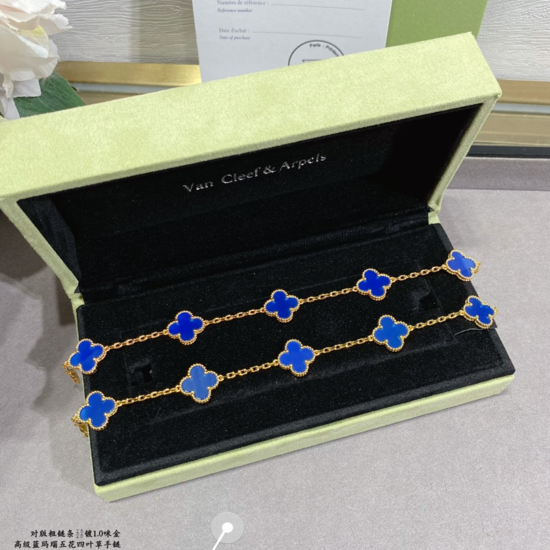 Van Cleef & Arpels Sapphire Blue Agate Five-Flower Four-Leaf Clover Bracelet