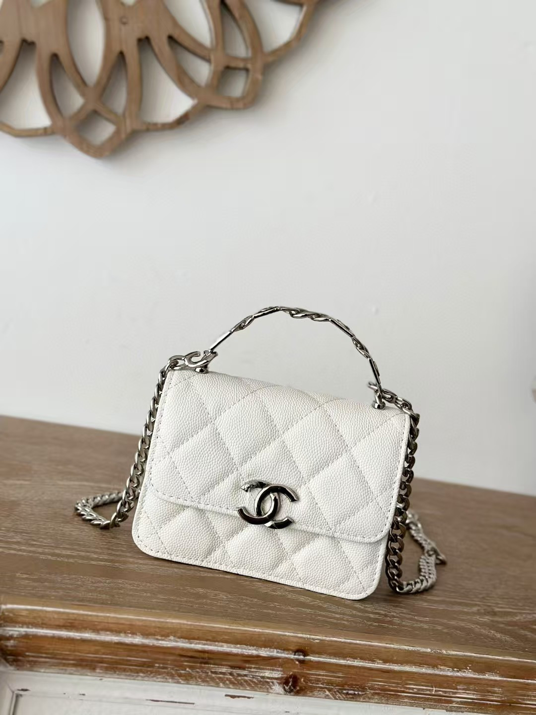Chanel Coco Caviar Clutch With Chain White 11x8.5x7cm