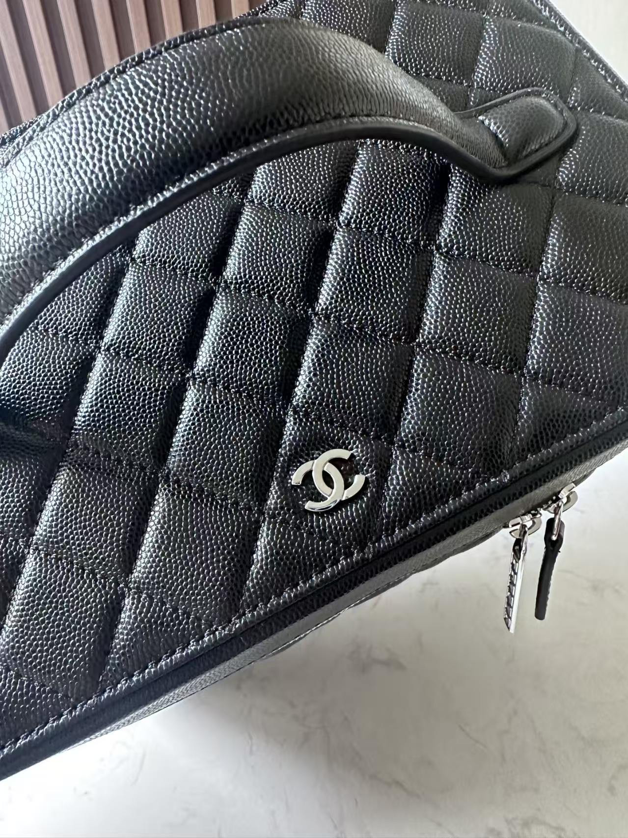 Chanel Quilted Vanity Case Bags 25x16x18cm