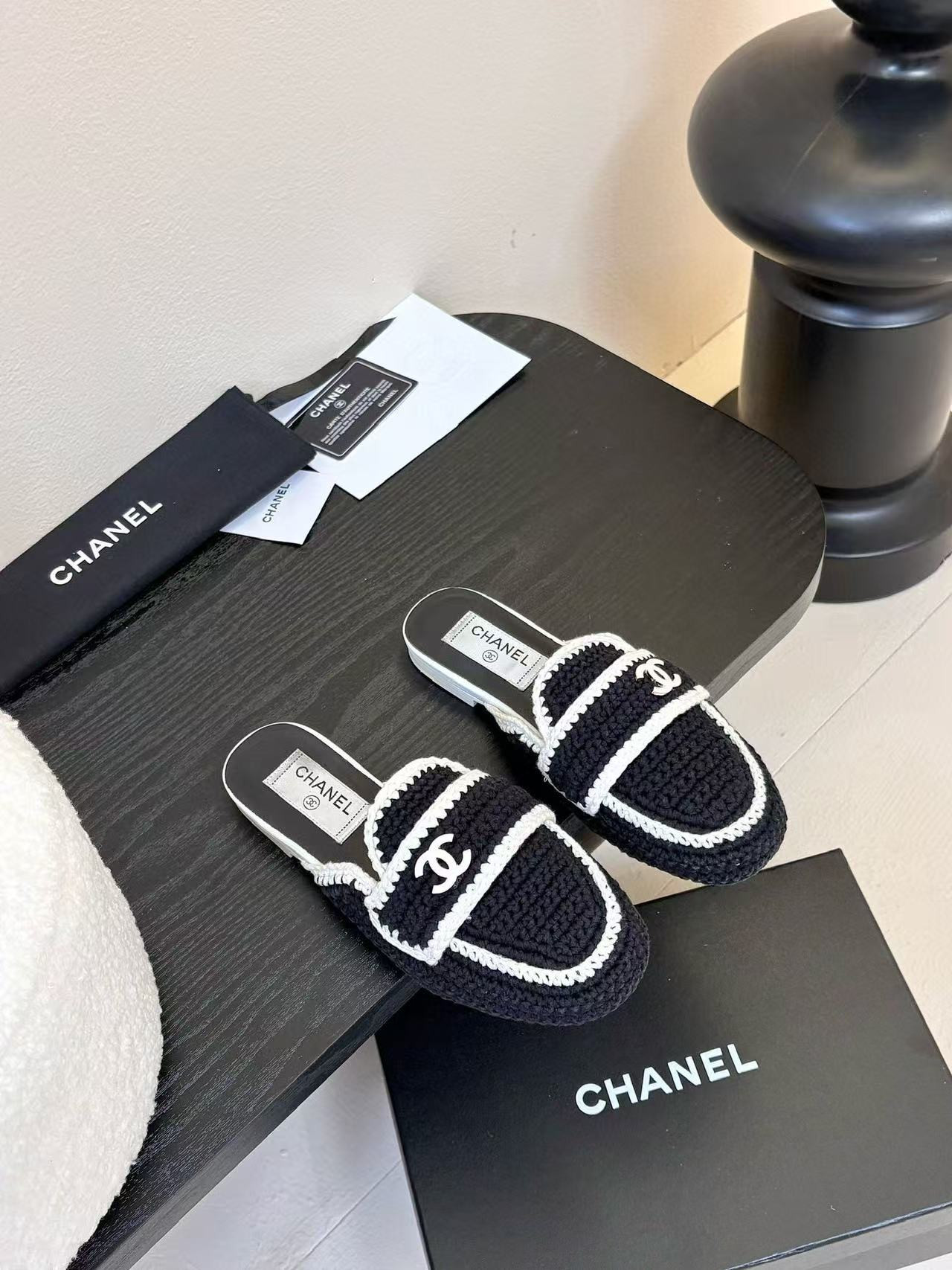 UA Chanel Slides