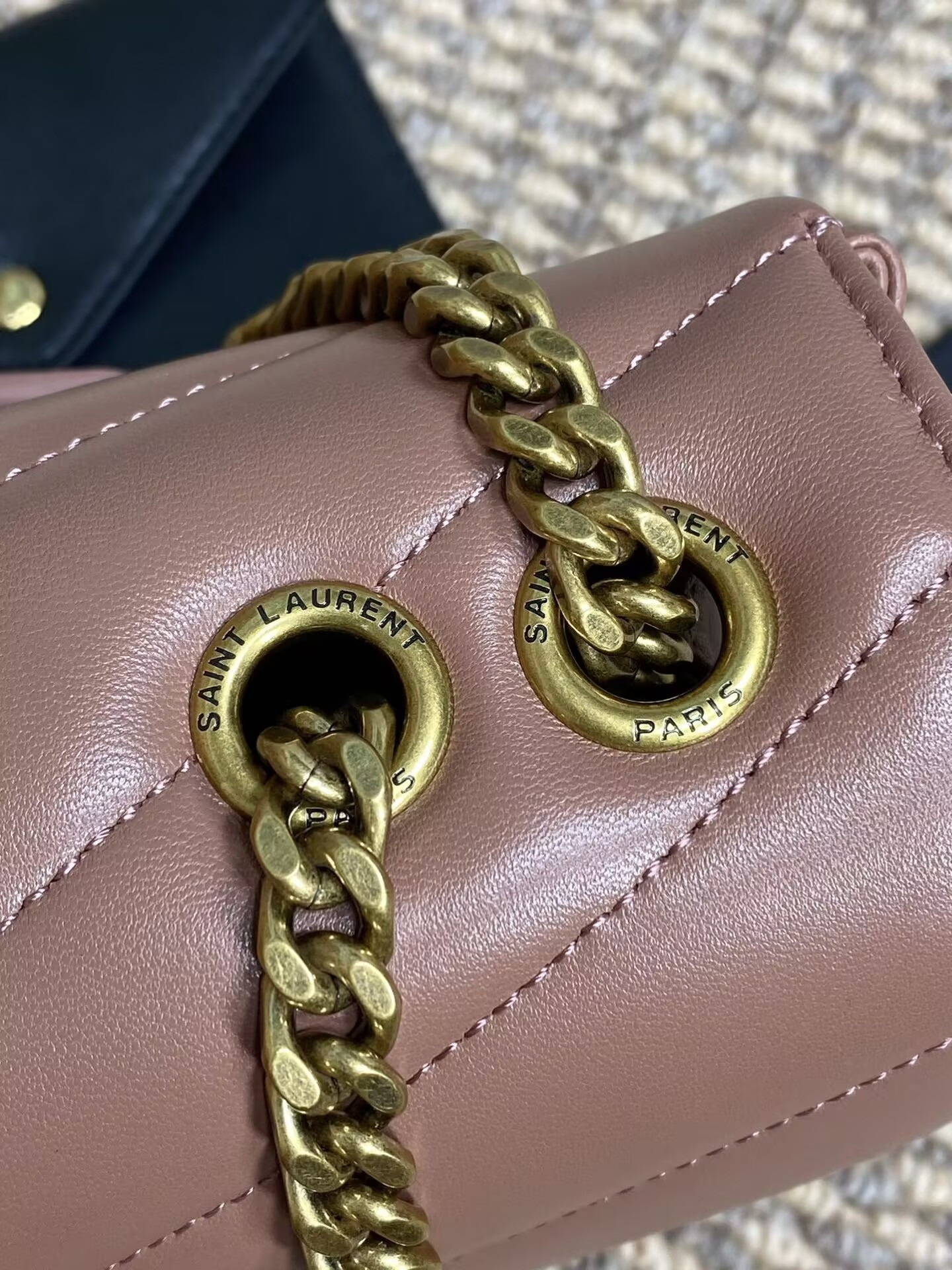 YSL LOULOU Small IN MATELASSÉ LAMBSKIN 24x14x6cm