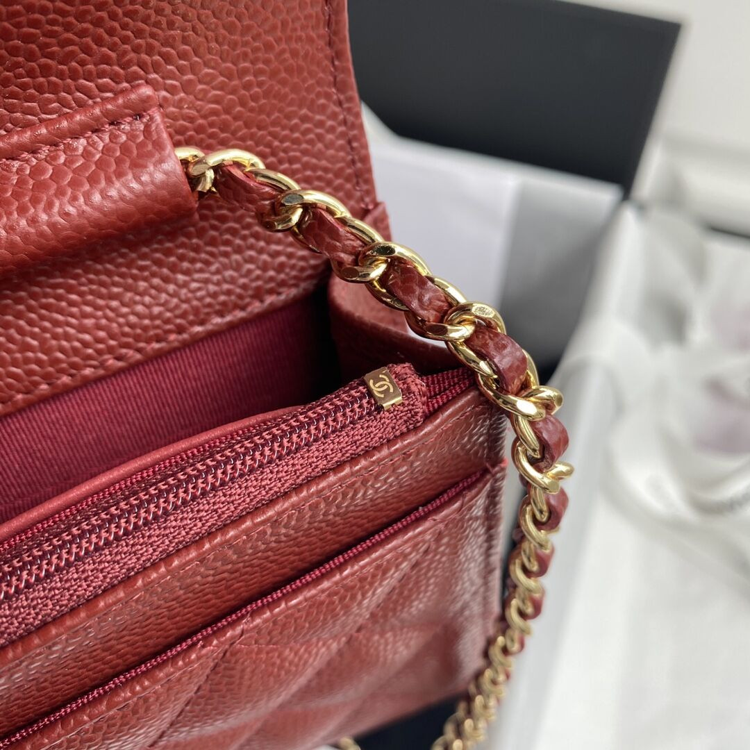 CHANEL WOC CLASSIC WALLET ON CHAIN RED 4.8 × 7.5 × 1.4 in