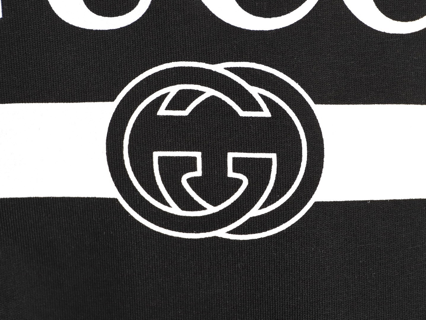 Gucci Long-sleeved T-shirt