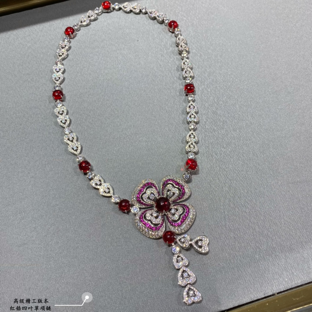 Bvlgari Four Leaf Clover Necklace(No refund or exchange)