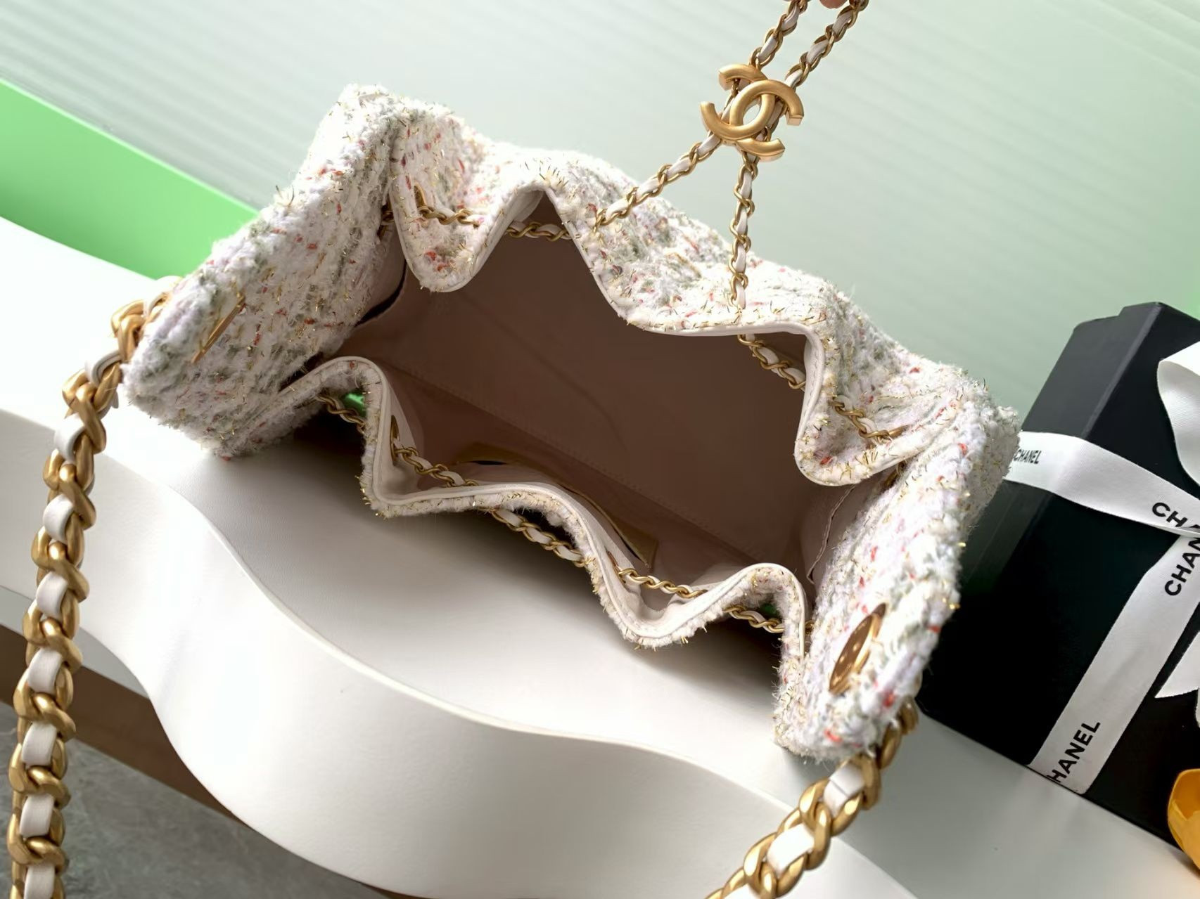 Chanel 25 Bucket Tweed Bag 26x30x14cm