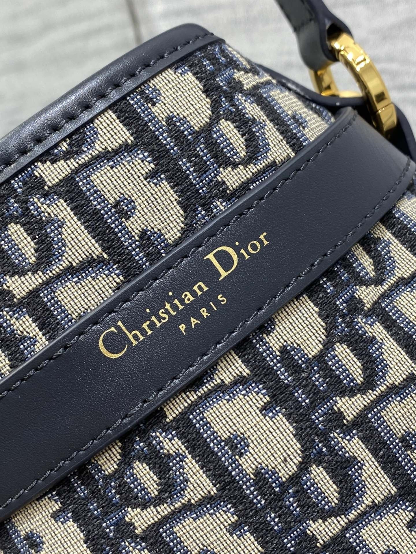 Dior Medium C