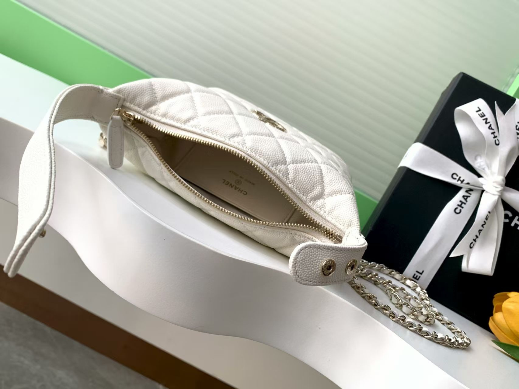 Chanel Clutch with Chain 21.5x19x6cm