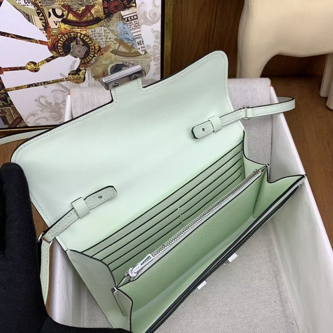 Hermes Constance To Go wallet In Vert Peppermint 20.5x2x13cm