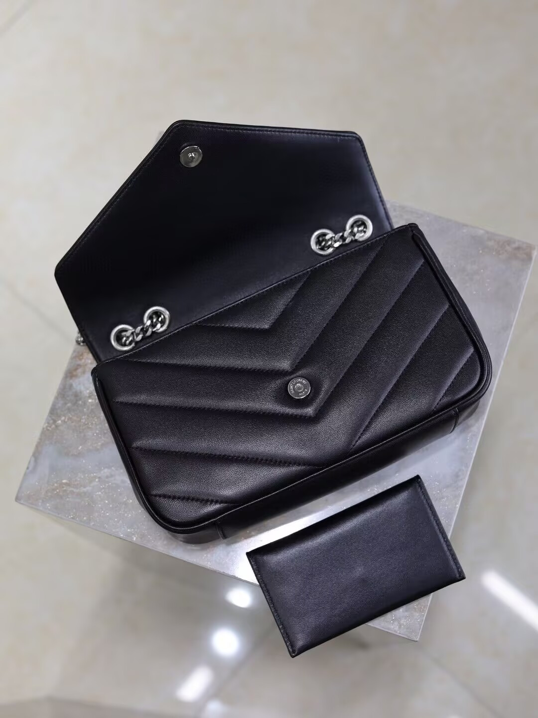 YSL LOULOU small in MATELASSÉ lambskin 24x14x6cm