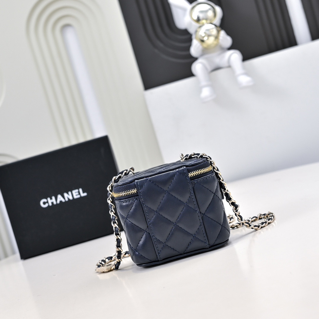 CHANEL SMALL VANITY WITH CHAIN 11x8.5x7cm