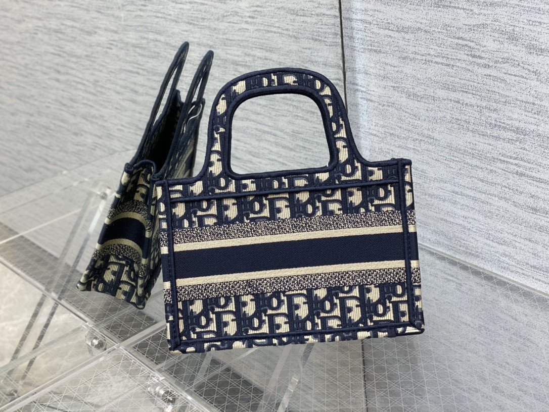 DIOR BOOK TOTE SIZE MINI 23*7*17cm