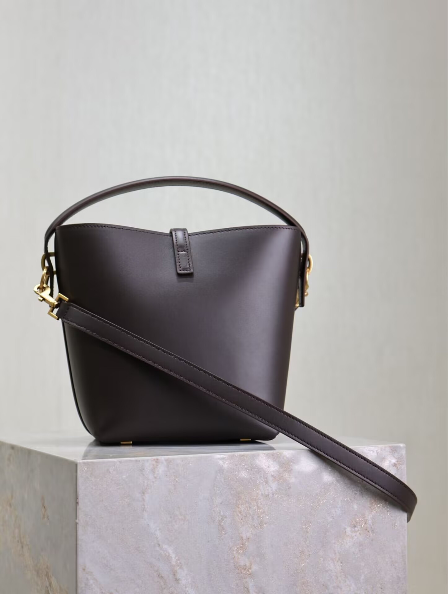 YSL LE 37 In Shiny Leather 17x20x13cm