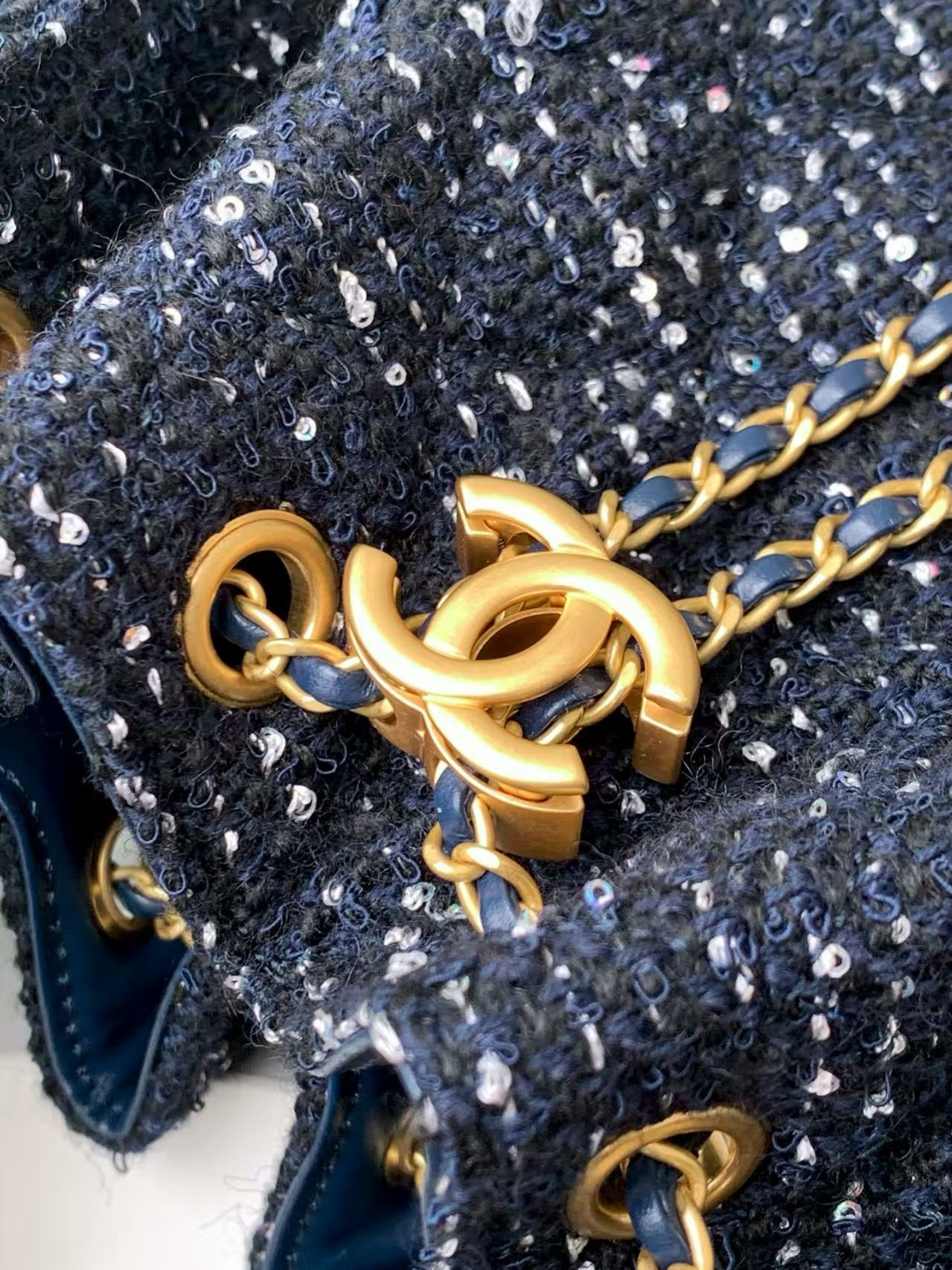 Chanel 25 Bucket Tweed Bag 26x30x14cm