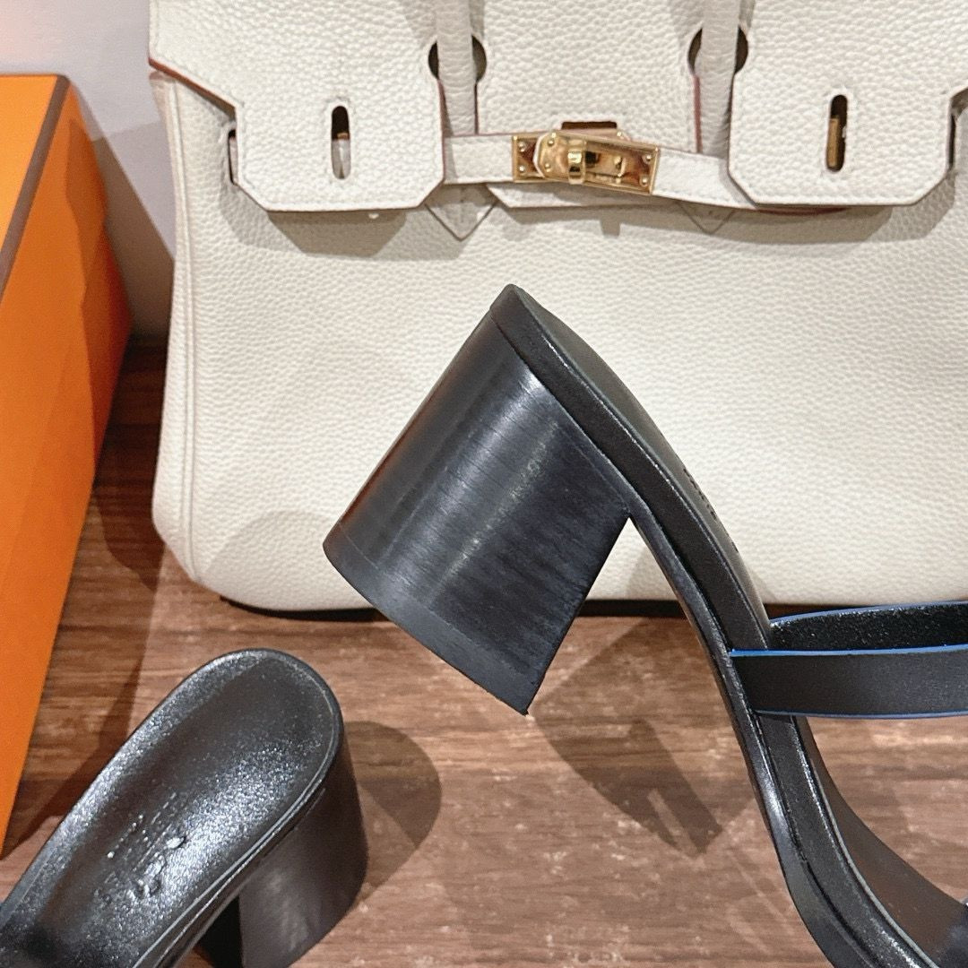 UA Hermes Izzy 60 Sandals