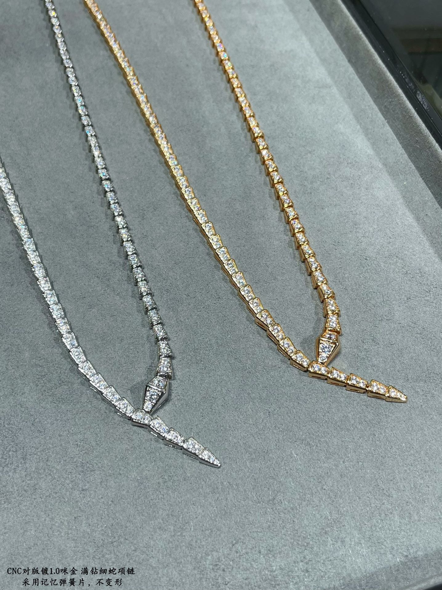 Bvlgari Full of diamond snake Necklace