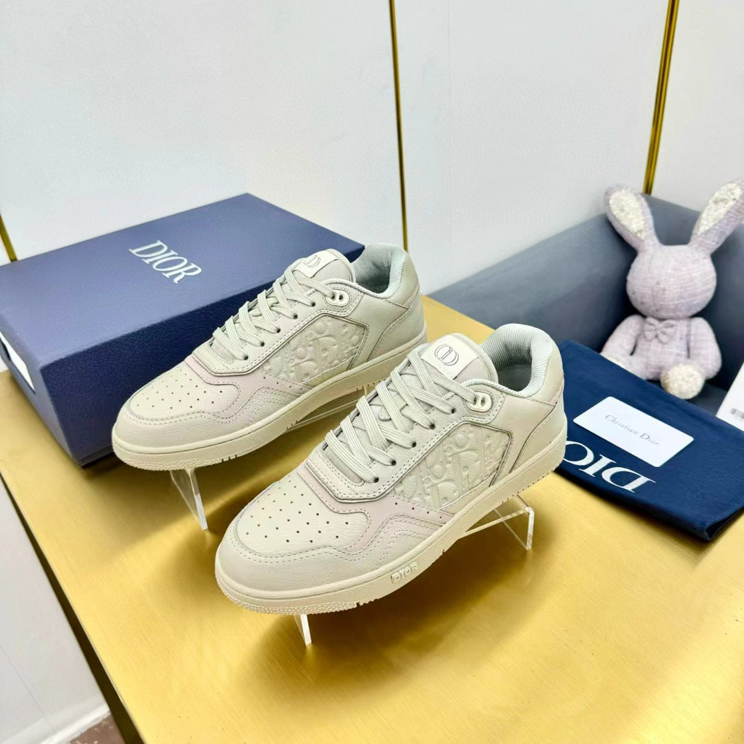 UA DIOR B27 Low-Top Sneaker Beige Grained Calfskin and Beige Dior Gravity Leather