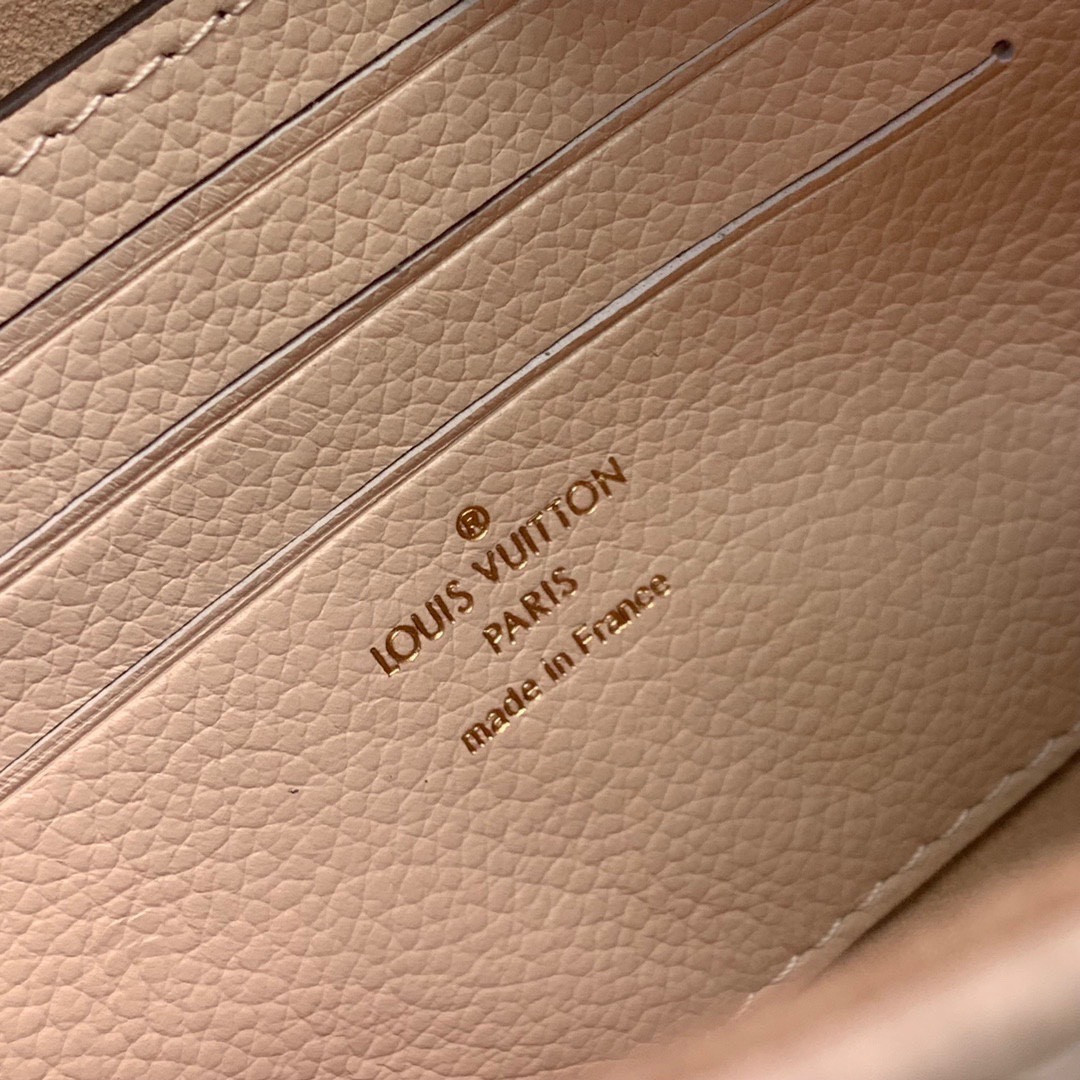 LOUIS VUITTON Wallet on Chain Ivy M82210