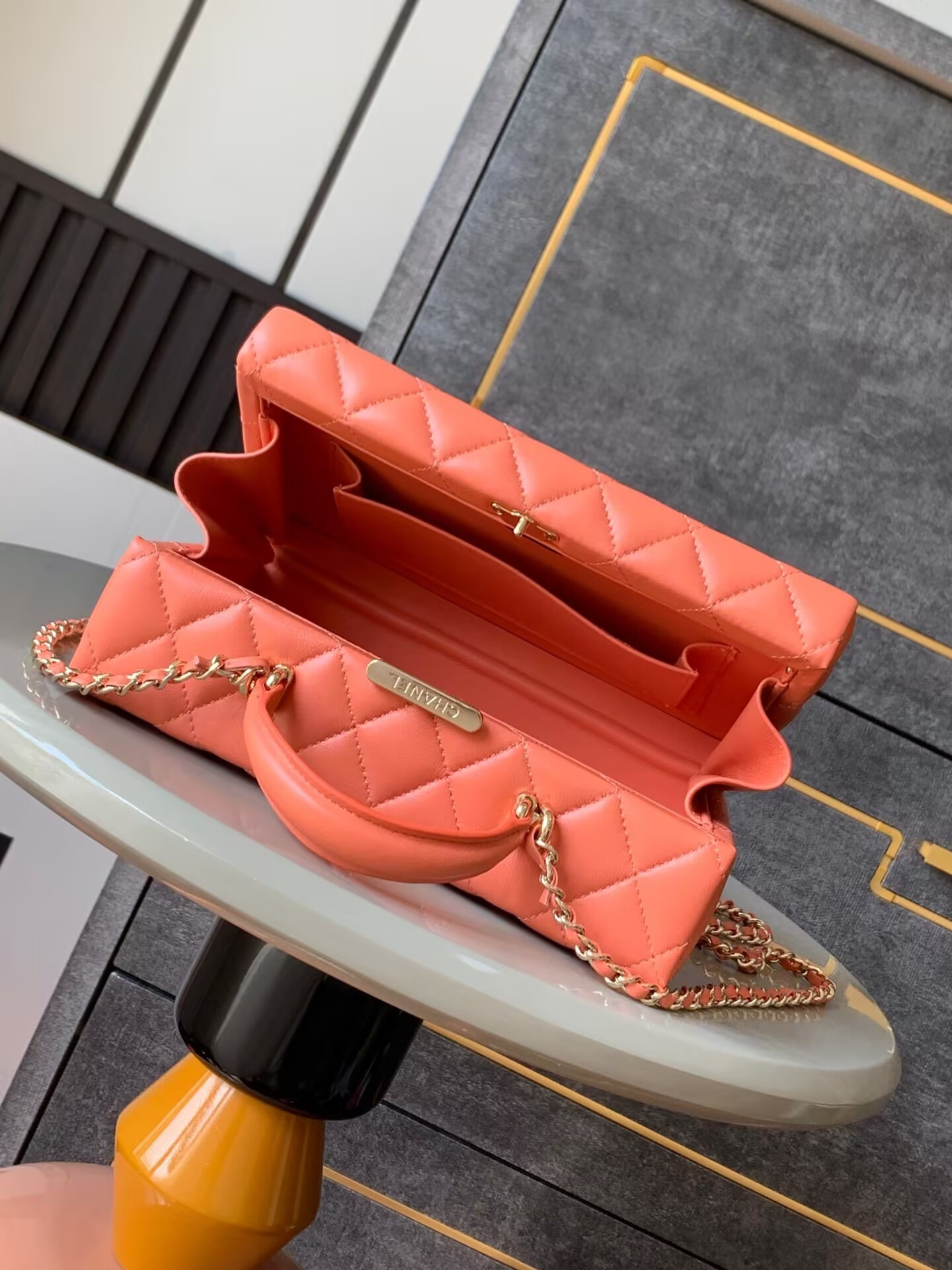 Chanel Box bag 15x22x7.5cm