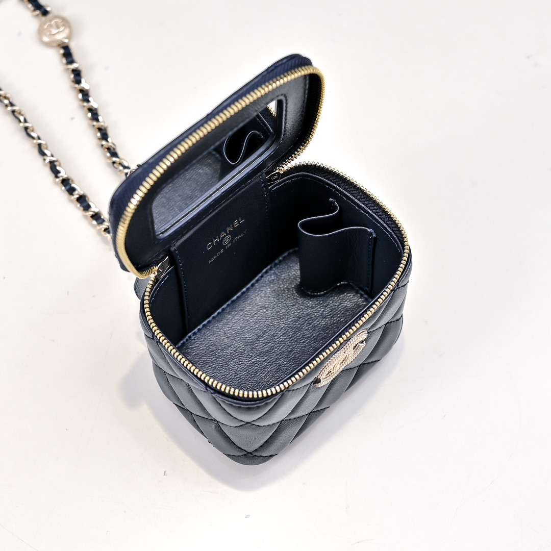 CHANEL SMALL VANITY WITH CHAIN 11x8.5x7cm